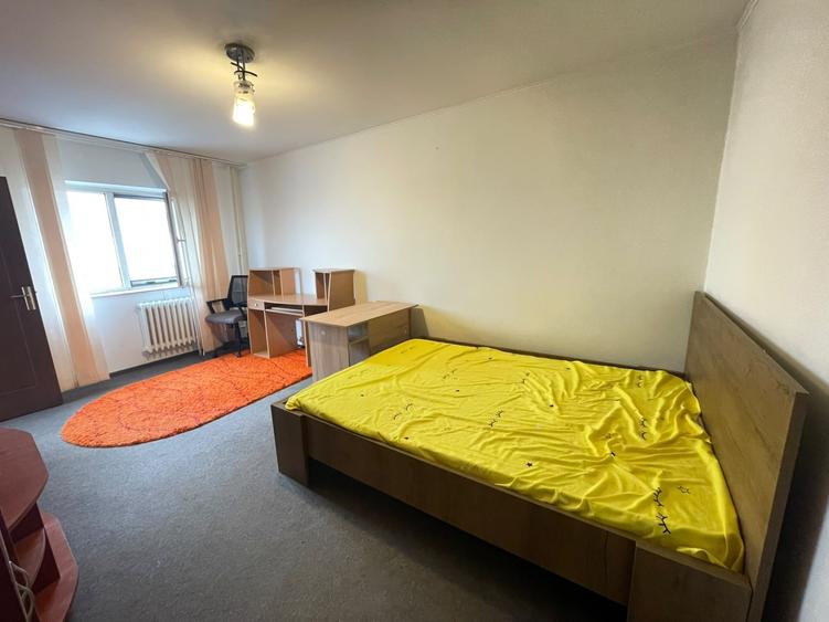 Apartament cu 2 camere decomandat, mobilat în Podul de Fier