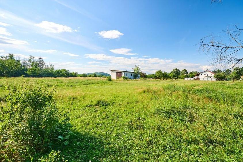 Casă cu 1 camere cu Teren 1100 Mp în Budeasa