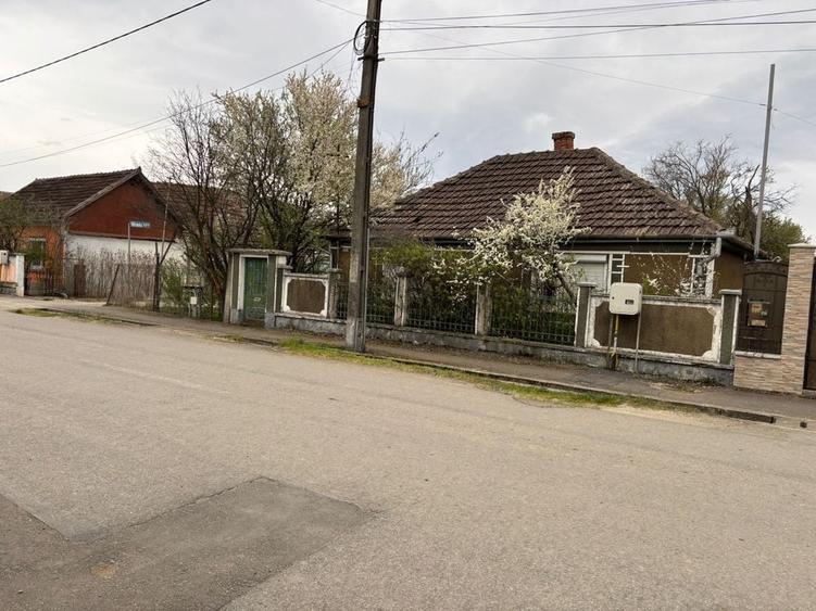 Casă cu 4 camere în Central