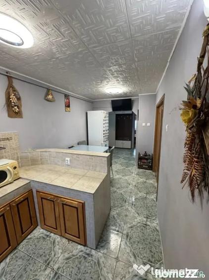 Apartament cu 3 camere decomandat în Republicii