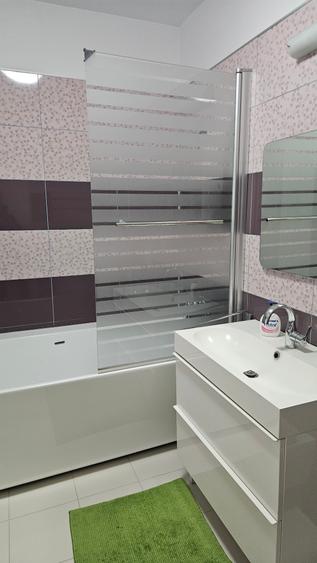 Apartament cu 3 camere decomandat în Nordului