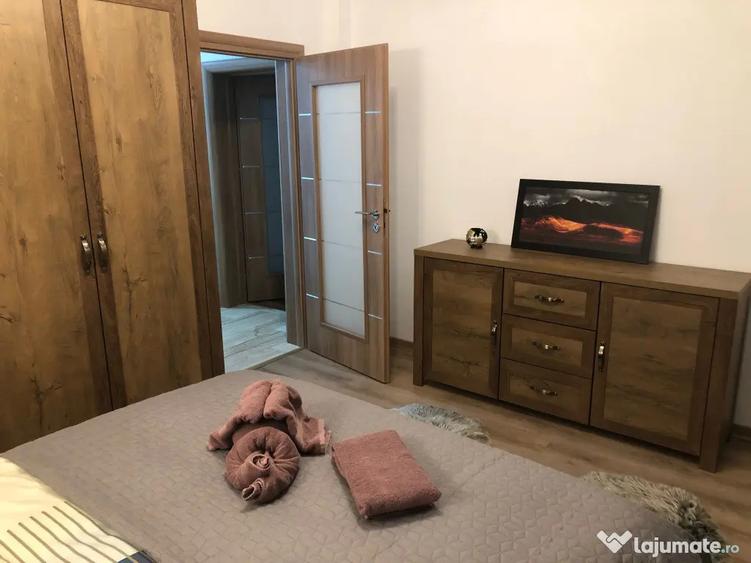 Apartament cu 4 camere decomandat în Cioplea