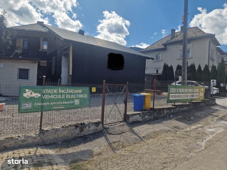 Casă cu 4 camere în Central