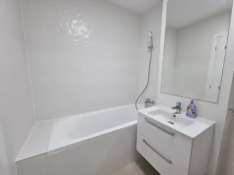 Apartament cu 2 camere decomandat în Splaiul Unirii