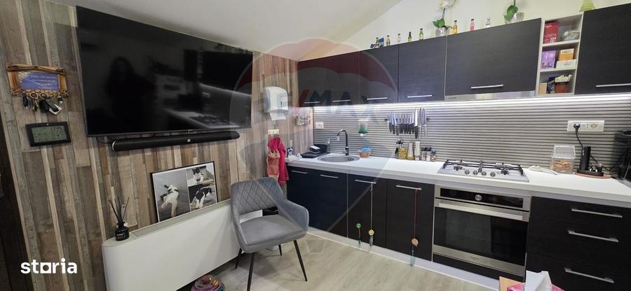 PRET REDUS: Apartament cu 3 Camere teren 475mp 800m Centru Busteni - 14