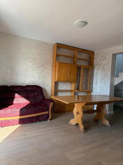 Casă cu 6 camere cu Teren 325 Mp în Dumbrăvița