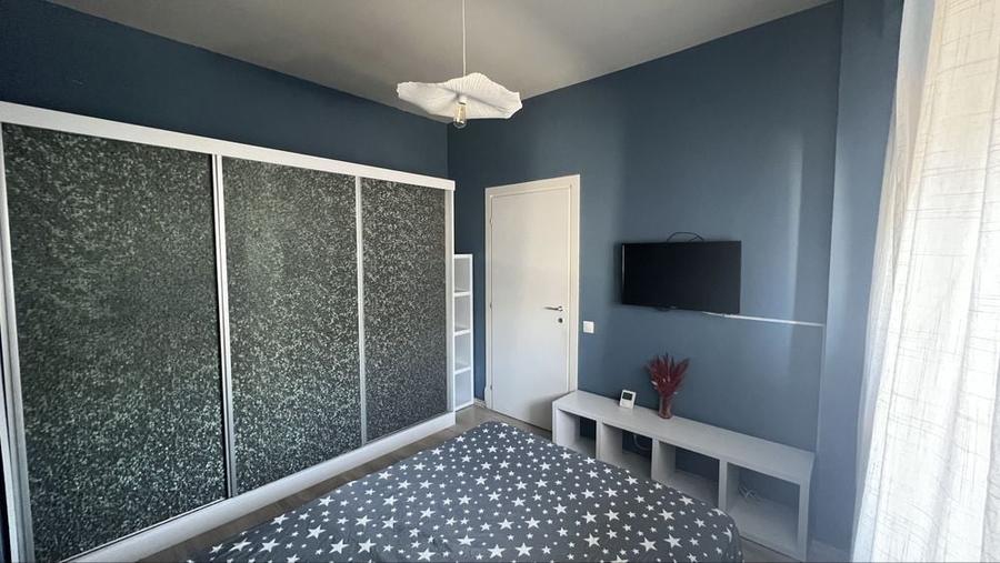 Apartament cu 2 camere semidecomandat în Roșu