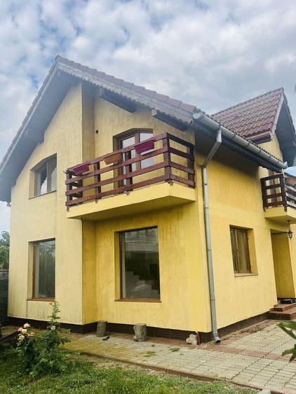 Casă individuală cu 5 camere cu Canalizare în Giarmata