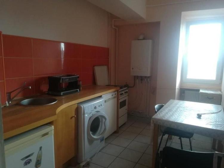 Apartament cu 2 camere decomandat, mobilat în Central