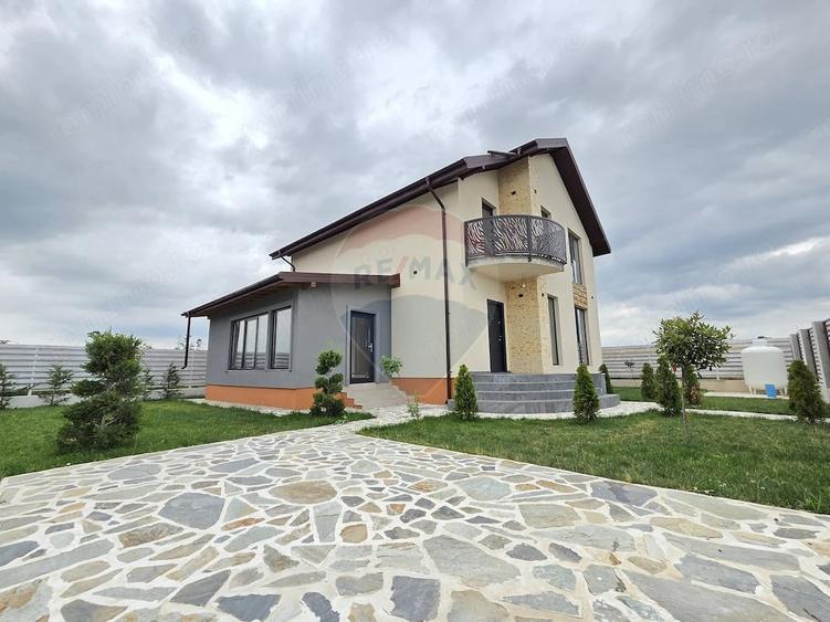 Casă cu Teren 310 Mp în Vânători
