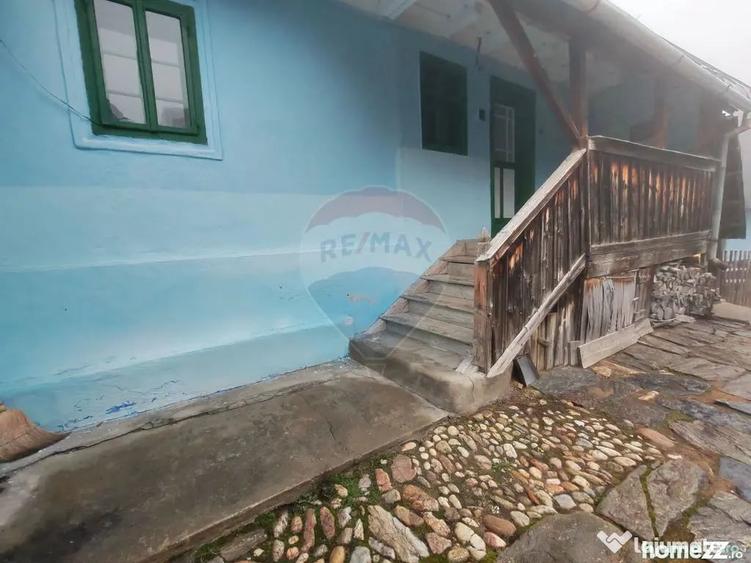 Casă cu 3 camere cu Teren 767 Mp în Poiana Sibiului