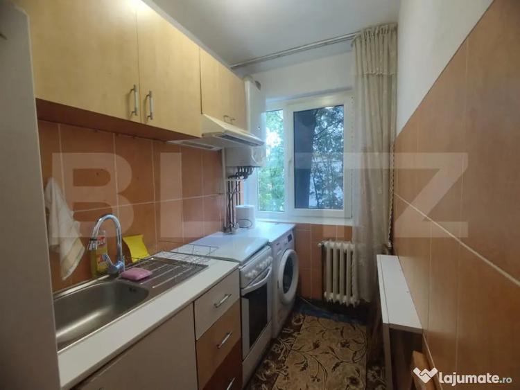 Apartament cu 3 camere semidecomandat în Alexandru cel Bun