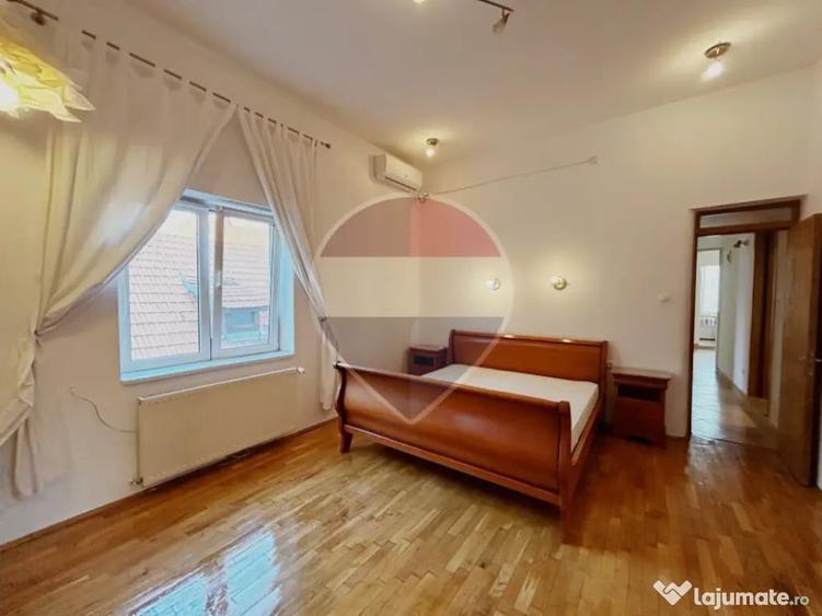 Apartament cu 3 camere semidecomandat în Primăverii