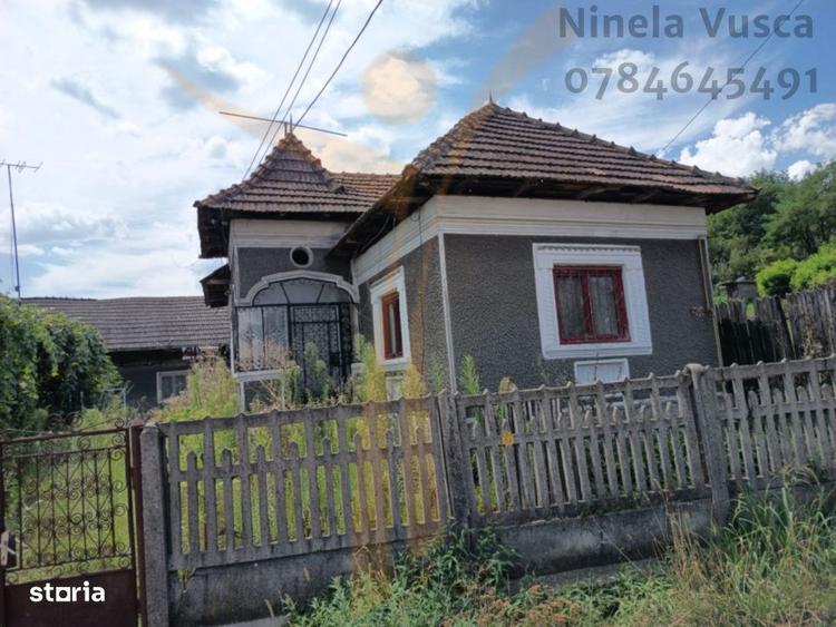 Casă cu 2 camere cu Teren 1020 Mp în Brănești