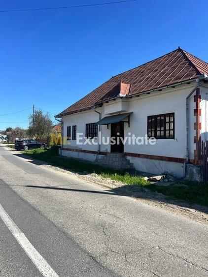 Casă cu Teren 221 Mp în Corbi