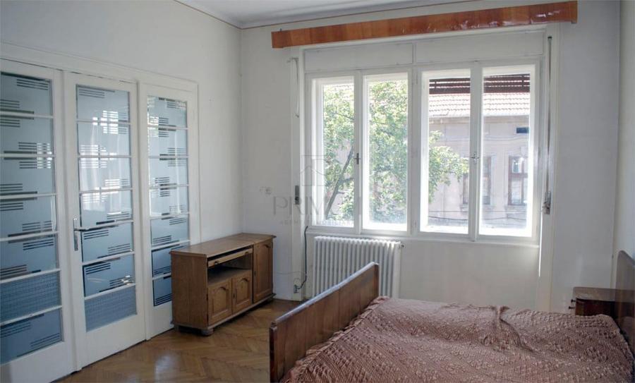 Apartament cu 4 camere decomandat în Bălcescu
