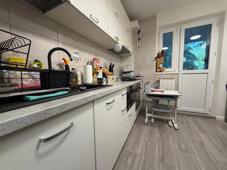 Apartament cu 2 camere decomandat, mobilat în Rahova