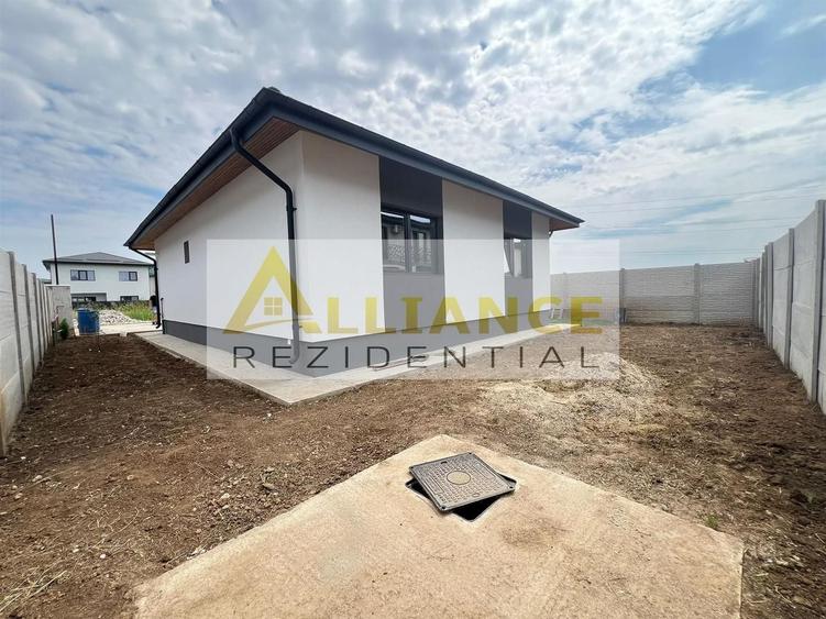 Casă individuală cu 3 camere decomandat cu Canalizare în Berceni