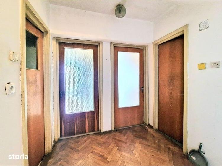 Apartament cu 3 camere decomandat în Polivalentă