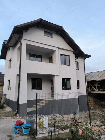 Casă cu 6 camere cu Teren 678 Mp în Dealu Mare
