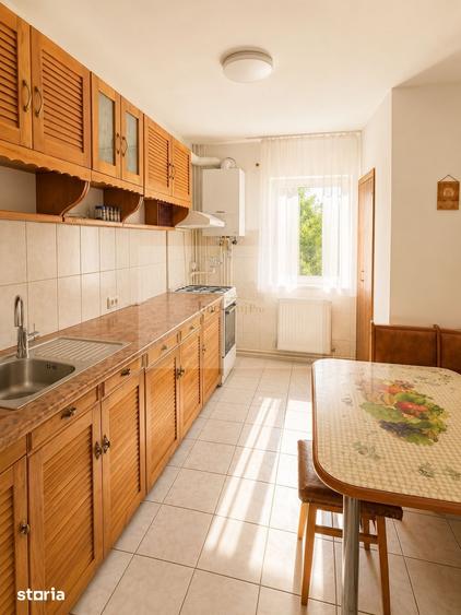 Inchiriere apartament decomandat 4 camere - 2 bai-etaj intermediar - 10