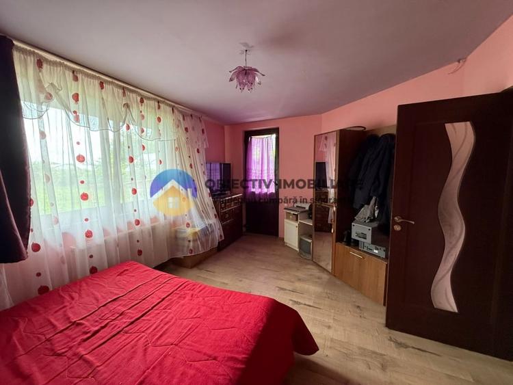 Casă individuală cu 5 camere cu Canalizare în Săvinești