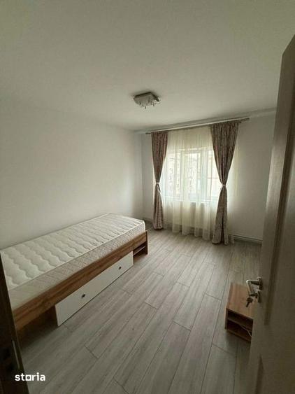 Apartament cu 3 camere decomandat în Soarelui