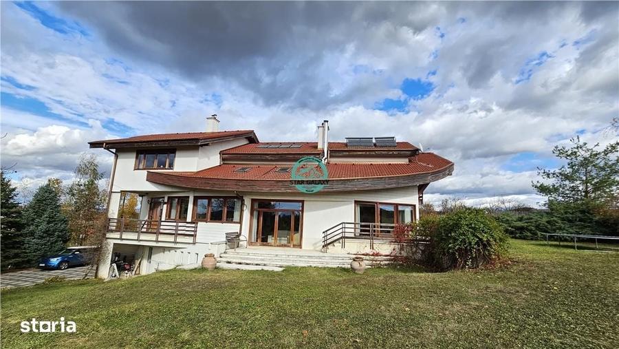 Casă cu 4 camere în Central