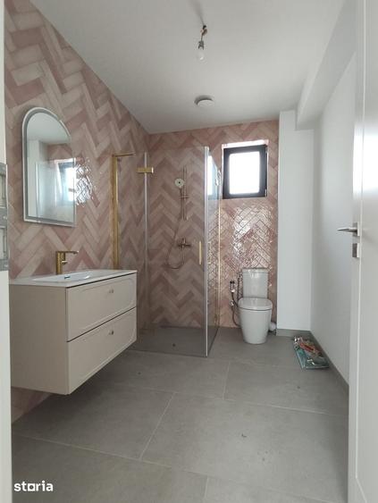 Casă cu 5 camere cu Teren 480 Mp în Mogoșoaia