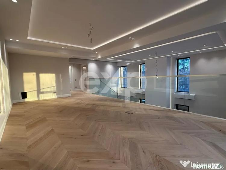 Apartament cu 4 camere în Sisești