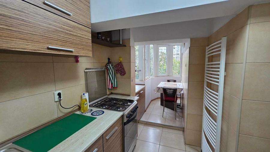 Apartament cu 2 camere decomandat, mobilat în P-ța Alba Iulia