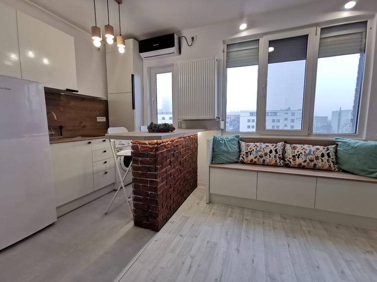 Garsonieră decomandată în Complex Studențesc