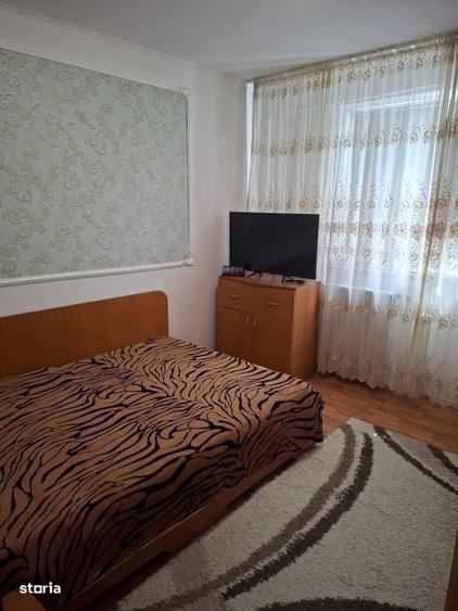 Apartament cu 2 camere semidecomandat în Craiovița Nouă