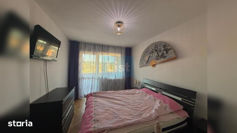 Apartament cu 3 camere semidecomandat în Plopilor