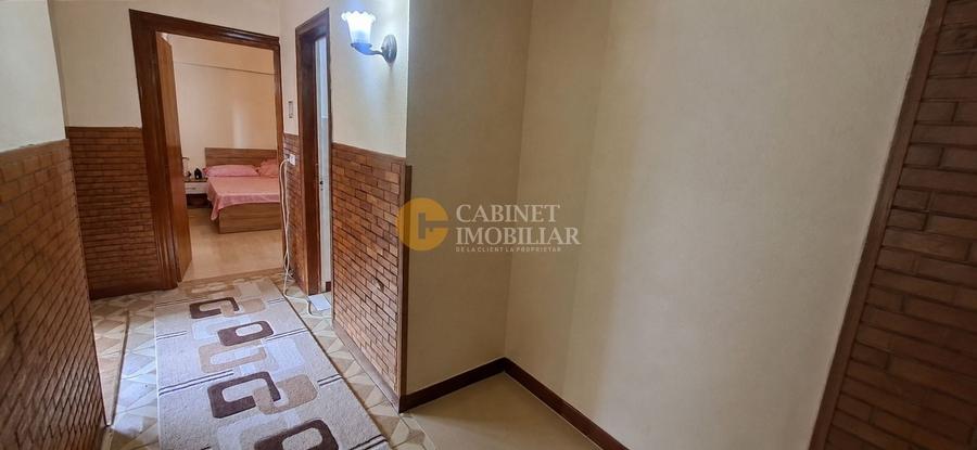 Apartament cu 2 camere decomandat, mobilat în Hala Centrală