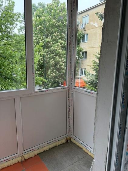 Apartament cu 3 camere semidecomandat în Dâmbu Pietros