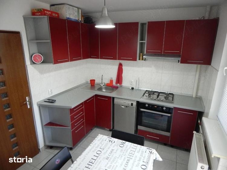 Apartament cu 2 camere semidecomandat în Berceni