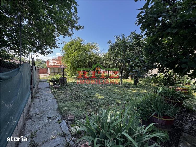 Casă cu 4 camere cu Teren 2437 Mp în Osica de Sus