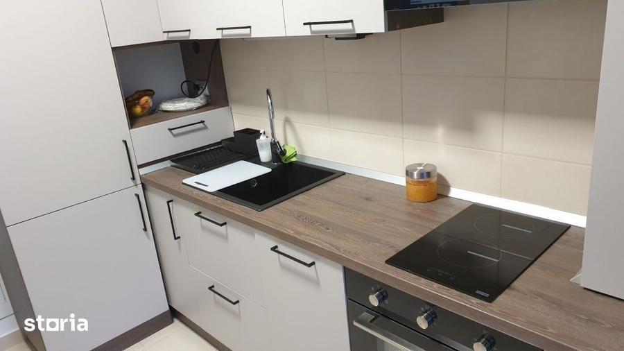 Apartament cu 3 camere, mobilat în Băneasa
