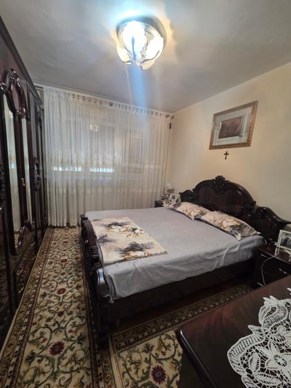 Apartament cu 3 camere decomandat în Plantelor