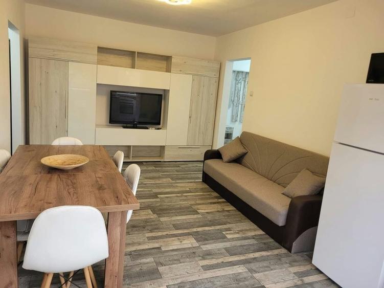 Apartament cu 3 camere decomandat în Dacia