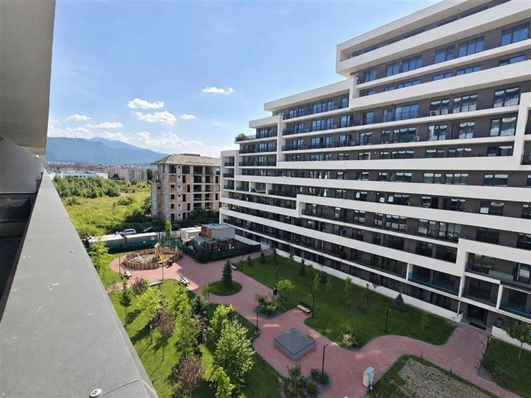 Apartament cu 2 camere decomandat, mobilat în Tractorul