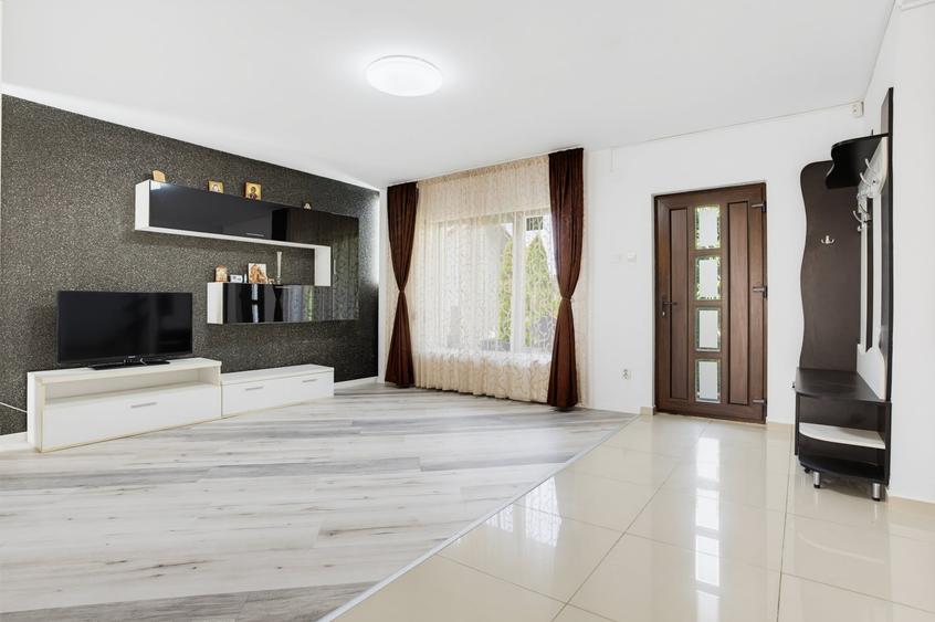 Casă individuală cu 4 camere cu Teren 500 Mp în Horpaz