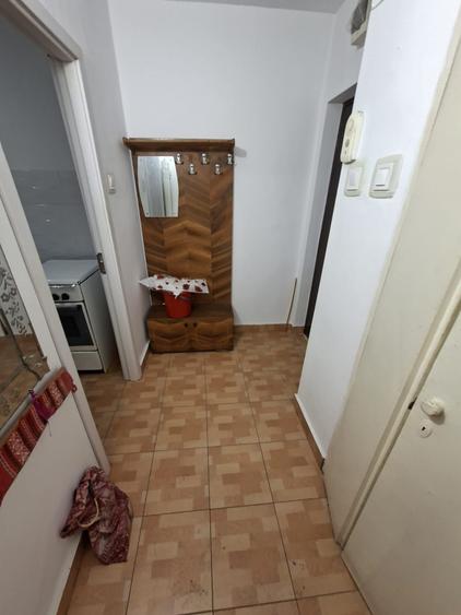 Apartament cu 2 camere, etajul 3/4, zona Tatarasi - 8