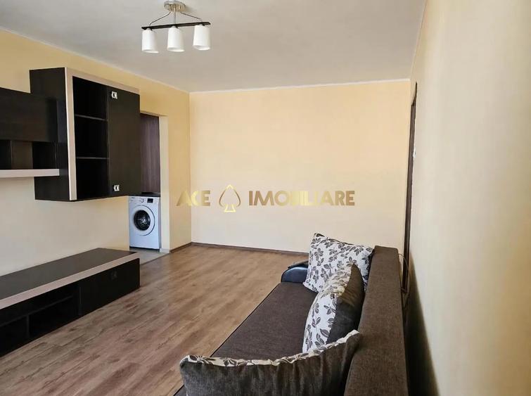 Apartament cu 2 camere semidecomandat, mobilat în Costin Georgian