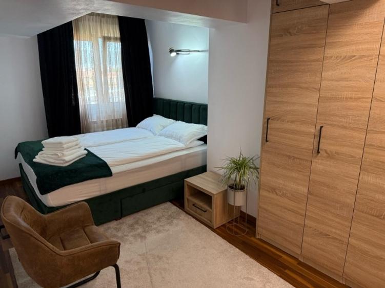 Apartament cu 2 camere semidecomandat, mobilat în P-ța Unirii