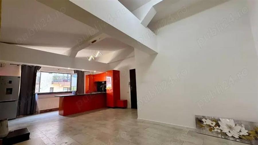 Apartament cu 3 camere semidecomandat, mobilat în Bucureștii Noi