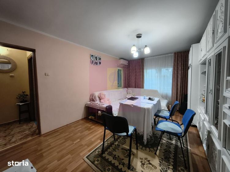 Apartament cu 3 camere decomandat în Colentina