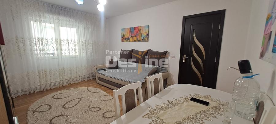 Apartament cu 3 camere semidecomandat, mobilat în Tătărași