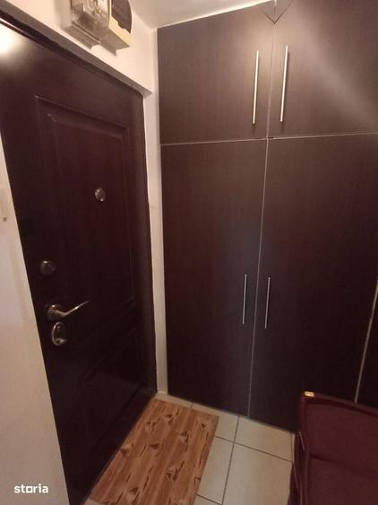 Apartament cu 3 camere în Berceni